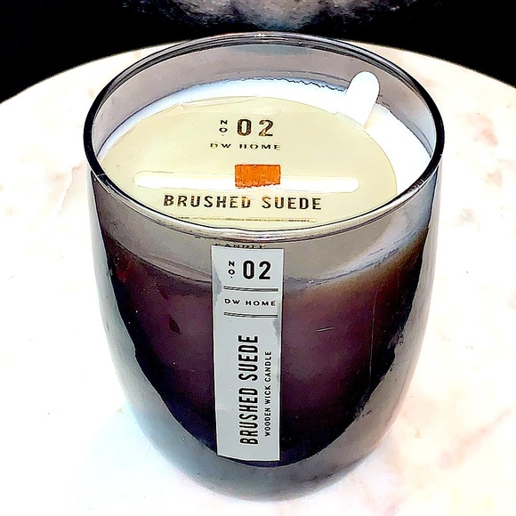 DW HOME CANDLE BRUSHED SUEDE WOODEN WICK RICHLY SCENTED 15.4oz - Picture 2 of 4